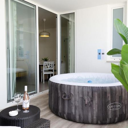 Апартаменти Apulialux Polignano High Class / Jacuzzi + Parking Поліньяно-а-Маре Екстер'єр фото